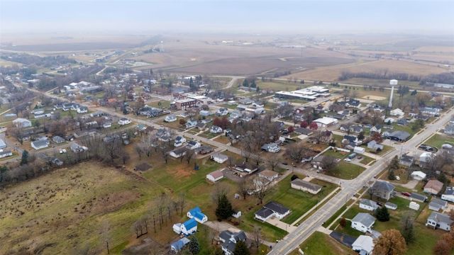 101 South Street, Urbana, IA 52345