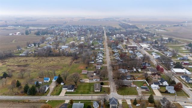 101 South Street, Urbana, IA 52345