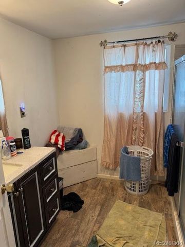 740 N Adams Avenue, Loveland, CO 80537