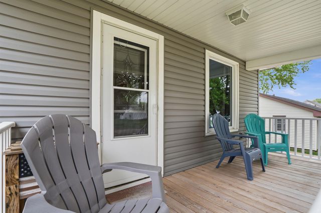 330 S Walnut Avenue, New Hampton, IA 50659