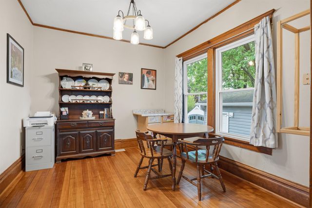 330 S Walnut Avenue, New Hampton, IA 50659