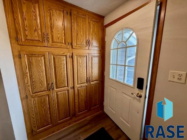 1392 S Lake Dr Drive, Watertown, SD 57201