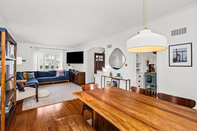 1019 Division Street, Oak Park, IL 60302