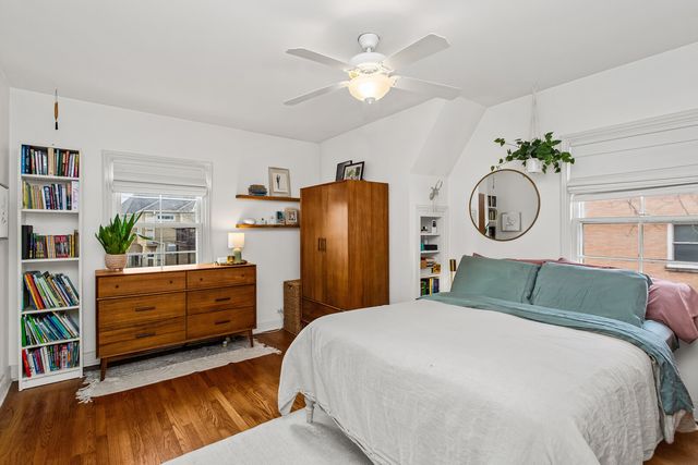 1019 Division Street, Oak Park, IL 60302