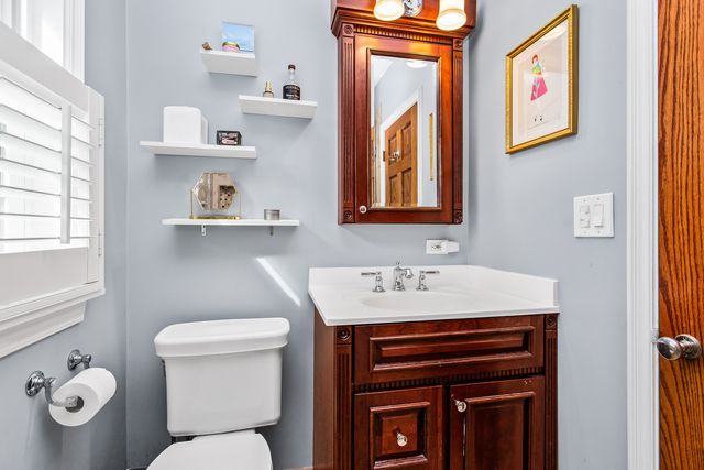 1019 Division Street, Oak Park, IL 60302