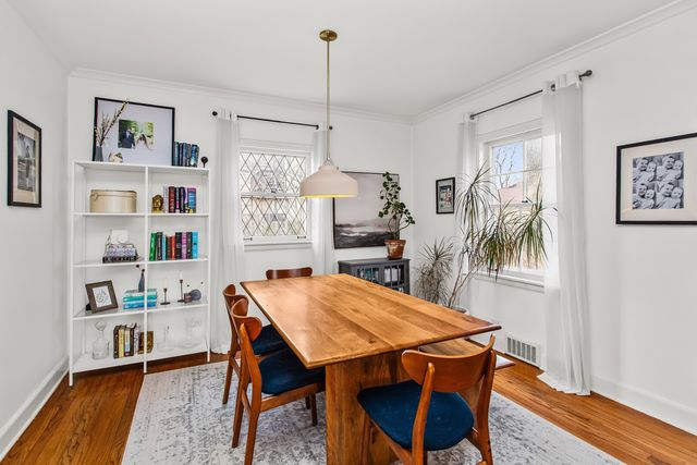 1019 Division Street, Oak Park, IL 60302