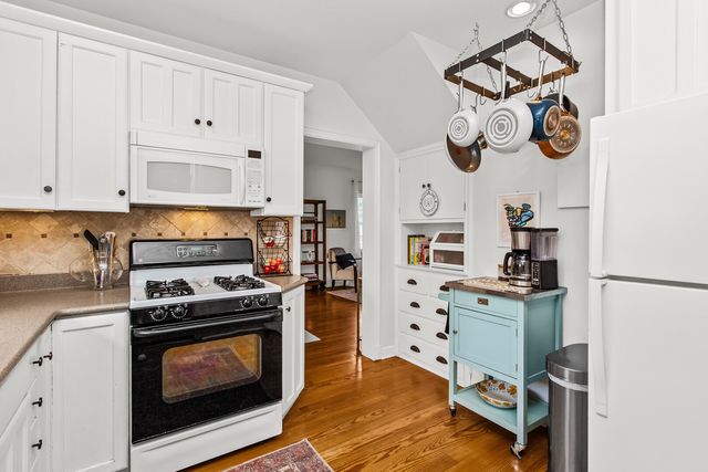 1019 Division Street, Oak Park, IL 60302