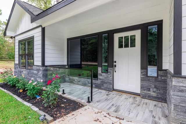 3507 Sam Houston Road, Willis, TX 77378