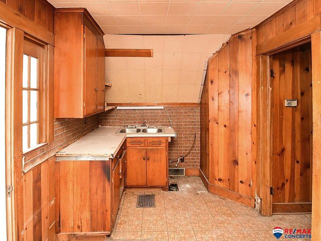 1034 S 14Th Street, Lincoln, NE 68508