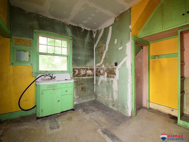 1034 S 14Th Street, Lincoln, NE 68508