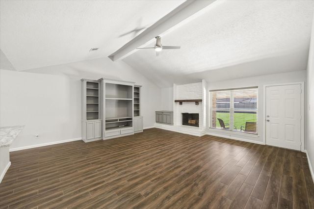 411 Dogwood Circle, Friendswood, TX 77546