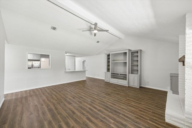 411 Dogwood Circle, Friendswood, TX 77546