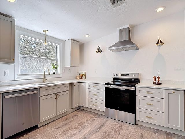 17420 THOMAS BOULEVARD, Hudson, FL 34667