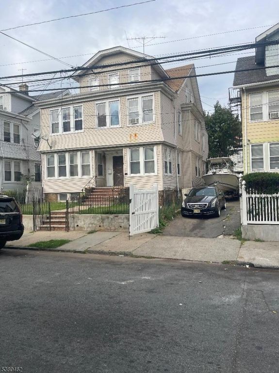 225 Renner Ave, Newark City, NJ 07112