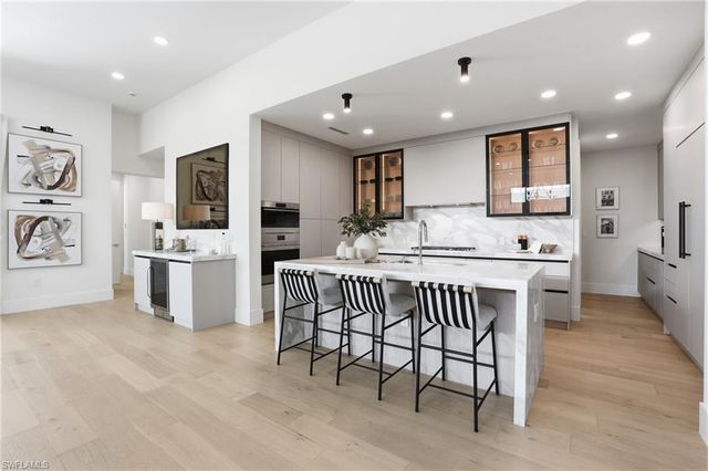 1150 8th TER N, Naples, FL 34102