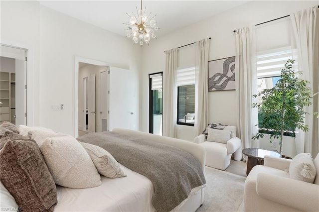 1150 8th TER N, Naples, FL 34102