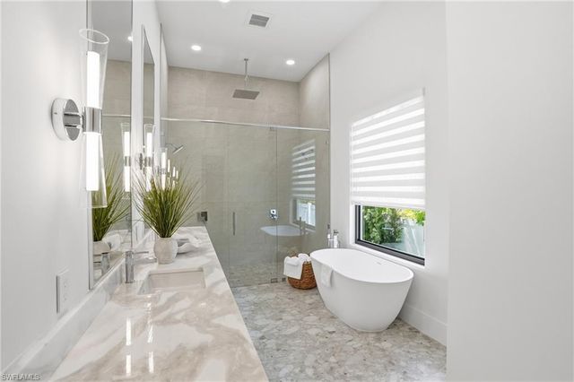 1150 8th TER N, Naples, FL 34102