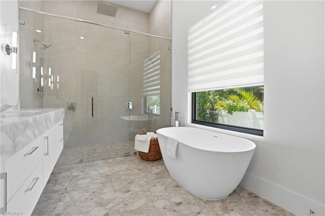 1150 8th TER N, Naples, FL 34102