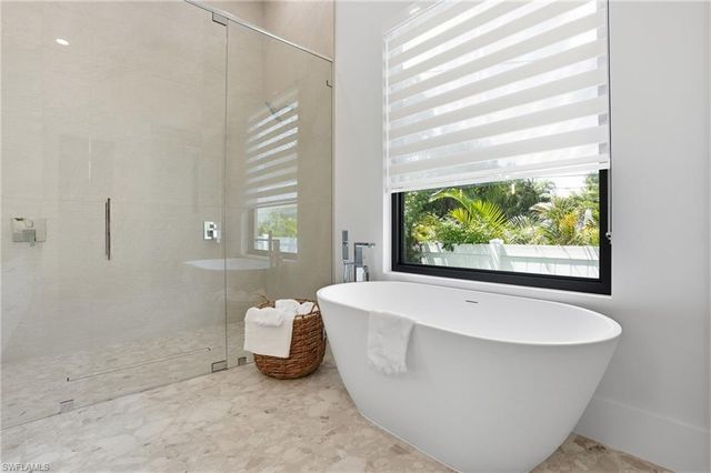 1150 8th TER N, Naples, FL 34102
