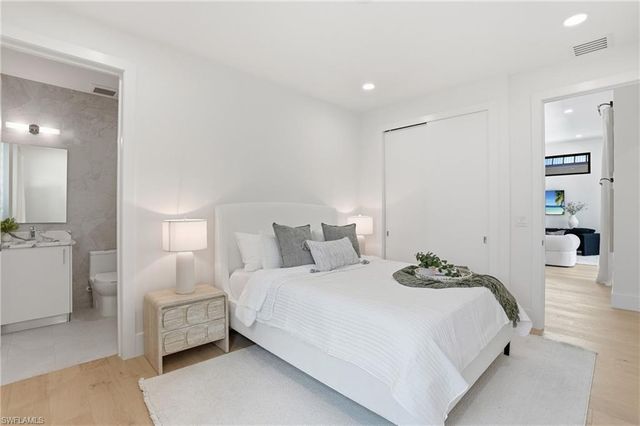 1150 8th TER N, Naples, FL 34102