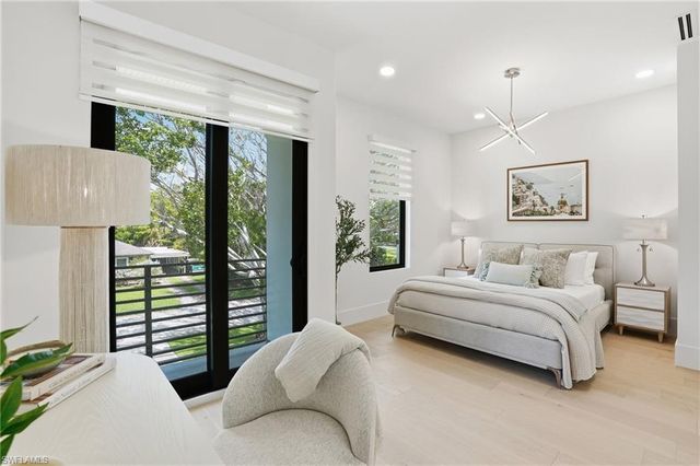 1150 8th TER N, Naples, FL 34102