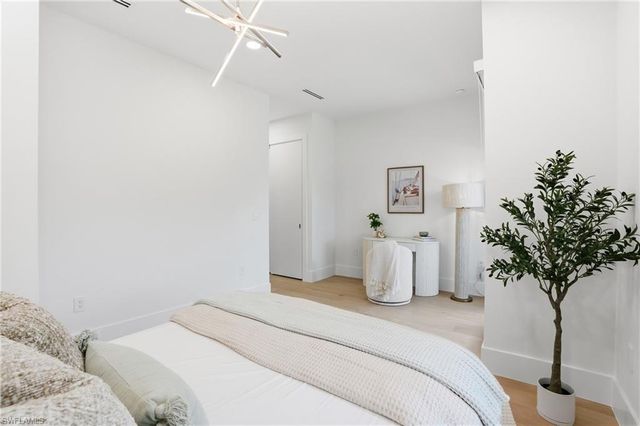 1150 8th TER N, Naples, FL 34102