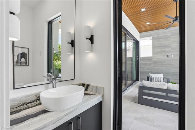 1150 8th TER N, Naples, FL 34102