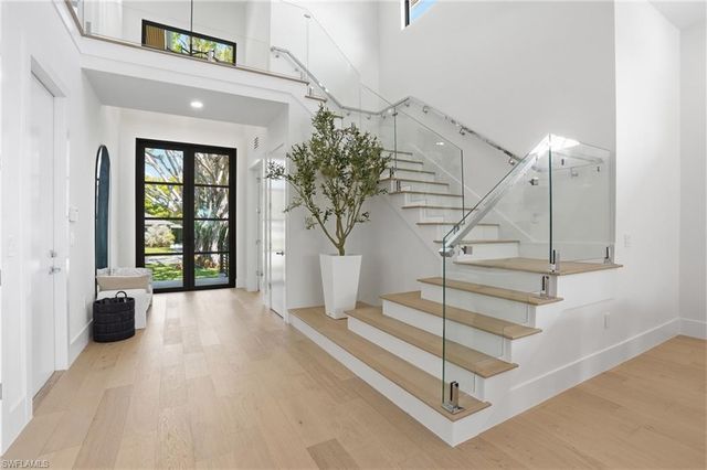 1150 8th TER N, Naples, FL 34102