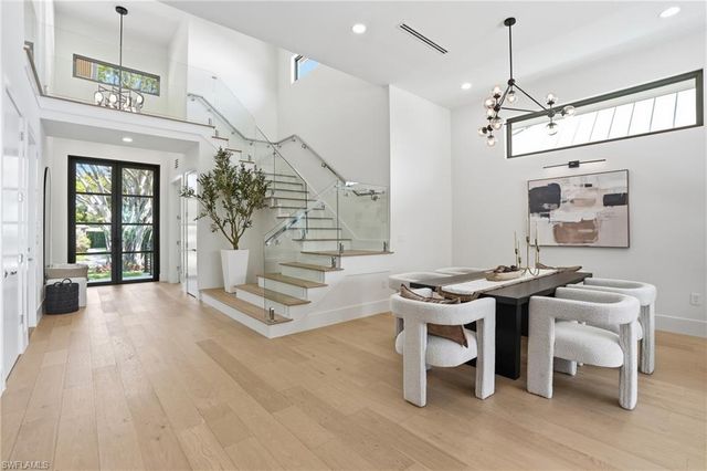 1150 8th TER N, Naples, FL 34102