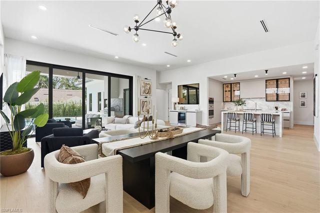 1150 8th TER N, Naples, FL 34102