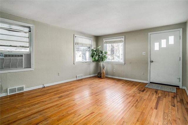 215 W North Avenue, Belton, MO 64012