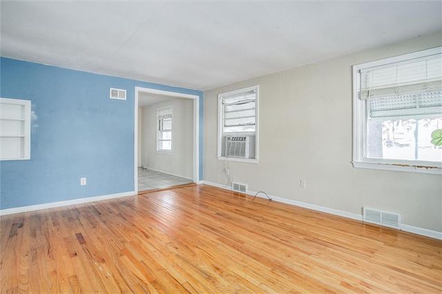 215 W North Avenue, Belton, MO 64012