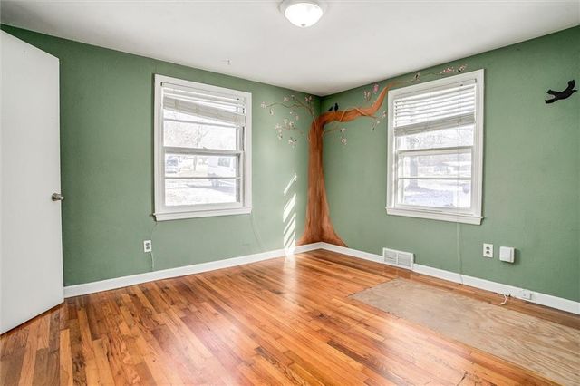 215 W North Avenue, Belton, MO 64012