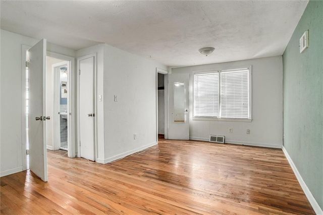 215 W North Avenue, Belton, MO 64012