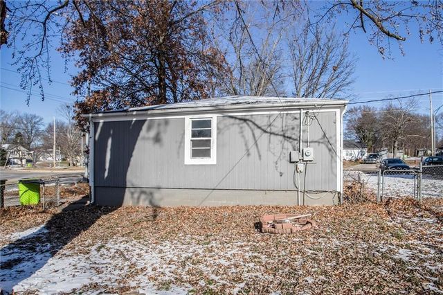 215 W North Avenue, Belton, MO 64012