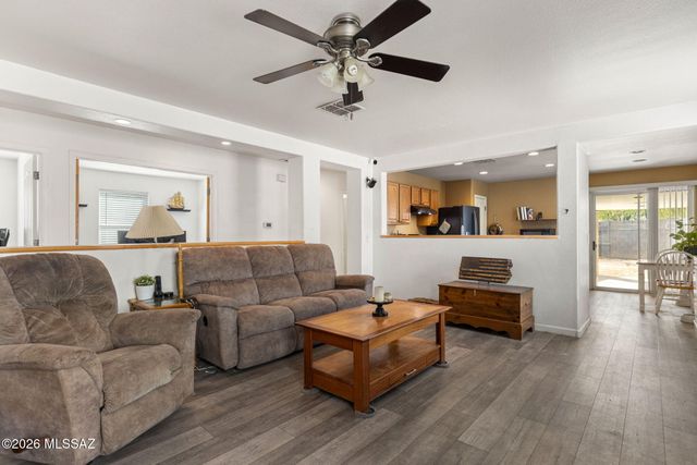 3894 E Bright View Street, Tucson, AZ 85706