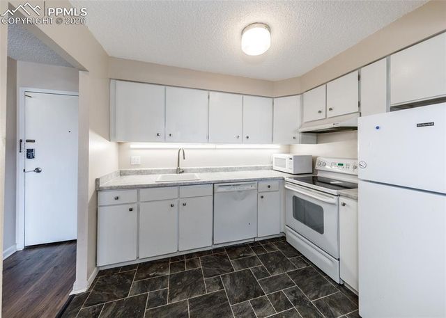 411 Lakewood Circle A506, Colorado Springs, CO 80910