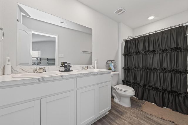 72 Road 51028, Cleveland, TX 77327