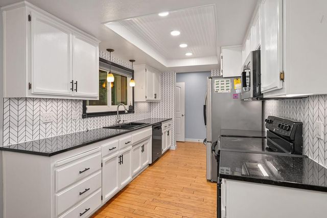 11575 Marilyn Ct, Grass Valley, CA 95949
