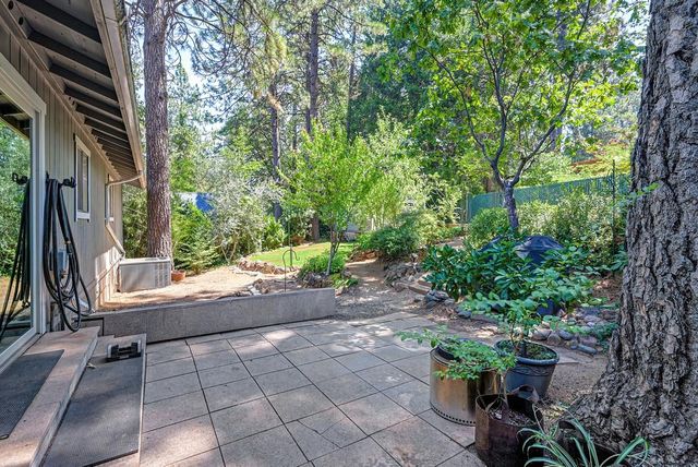 11575 Marilyn Ct, Grass Valley, CA 95949