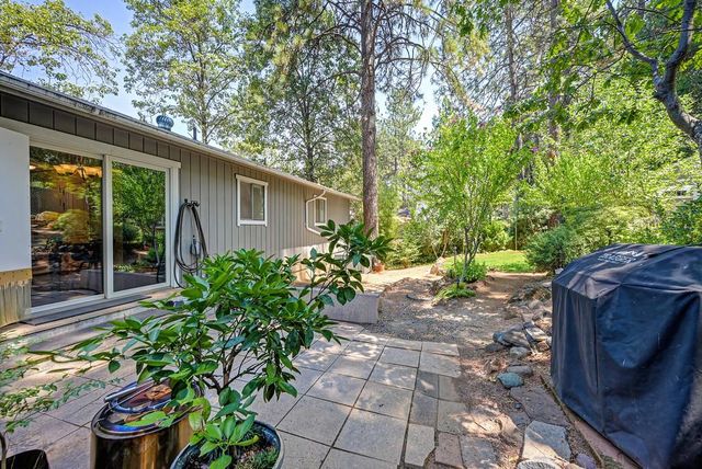11575 Marilyn Ct, Grass Valley, CA 95949