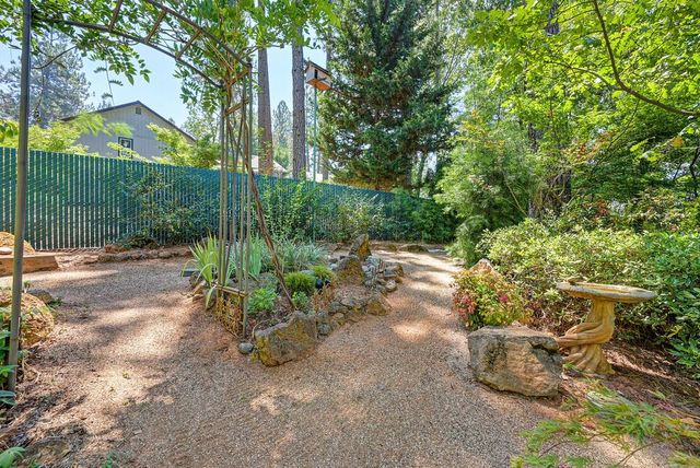 11575 Marilyn Ct, Grass Valley, CA 95949