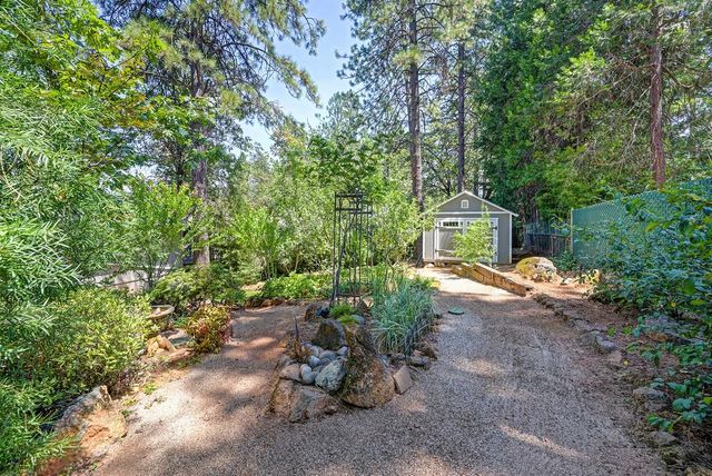 11575 Marilyn Ct, Grass Valley, CA 95949