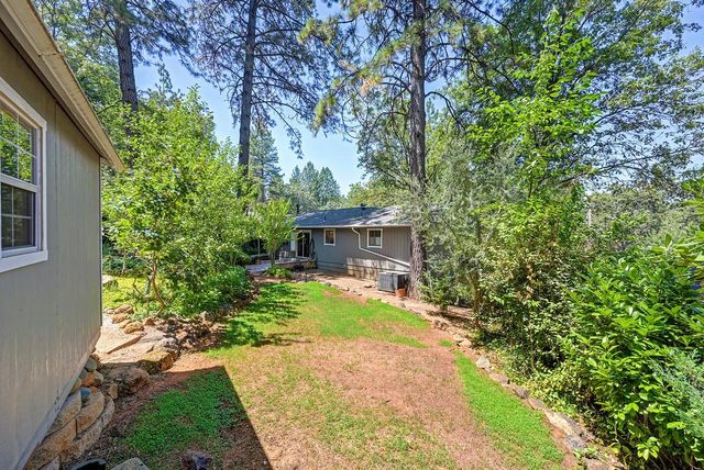11575 Marilyn Ct, Grass Valley, CA 95949