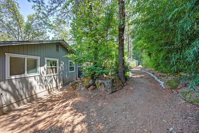 11575 Marilyn Ct, Grass Valley, CA 95949
