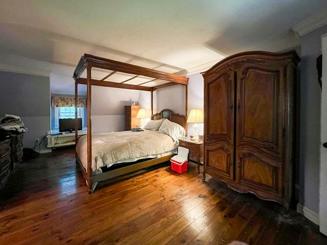 94 Mountain Ave, Pembroke, MA 02359