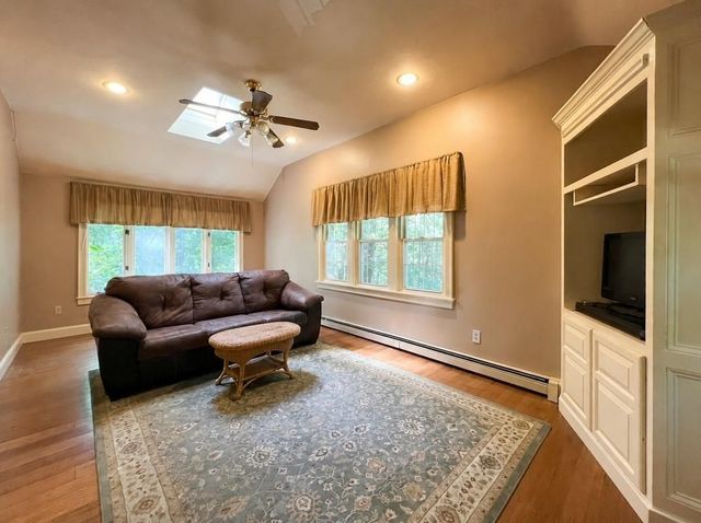 94 Mountain Ave, Pembroke, MA 02359