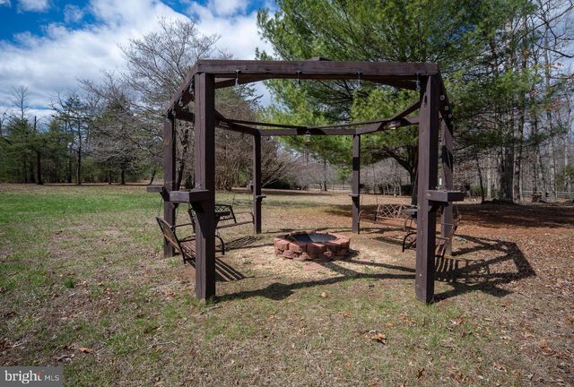 586 JACOBY RD, Louisa, VA 23093