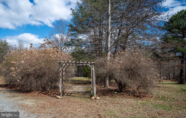 586 JACOBY RD, Louisa, VA 23093