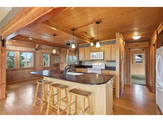 -1 ARTHUR St, Eugene, OR 97405